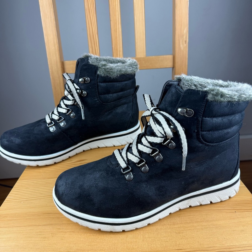 Cliffs by white mountain Hallett Black Fur-Lined Ankle Boots size 11